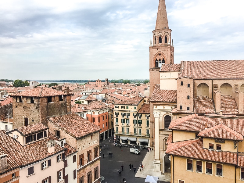 Mantova: Piazza delle Erbe
