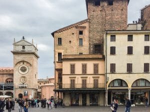 Piazza delle Erbe a Mantova