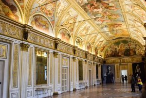 La galleria di Palazzo Ducale a Mantova