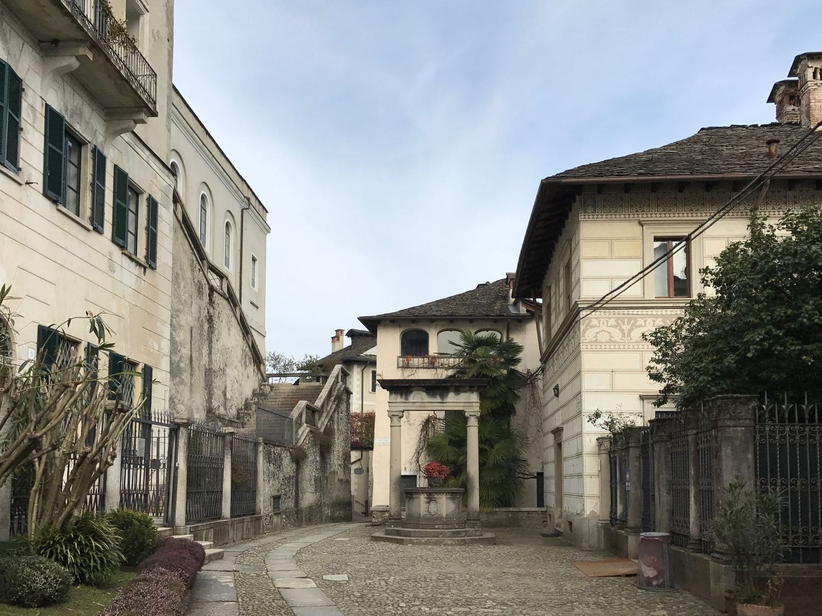 La strada sull'isola di San Giulio