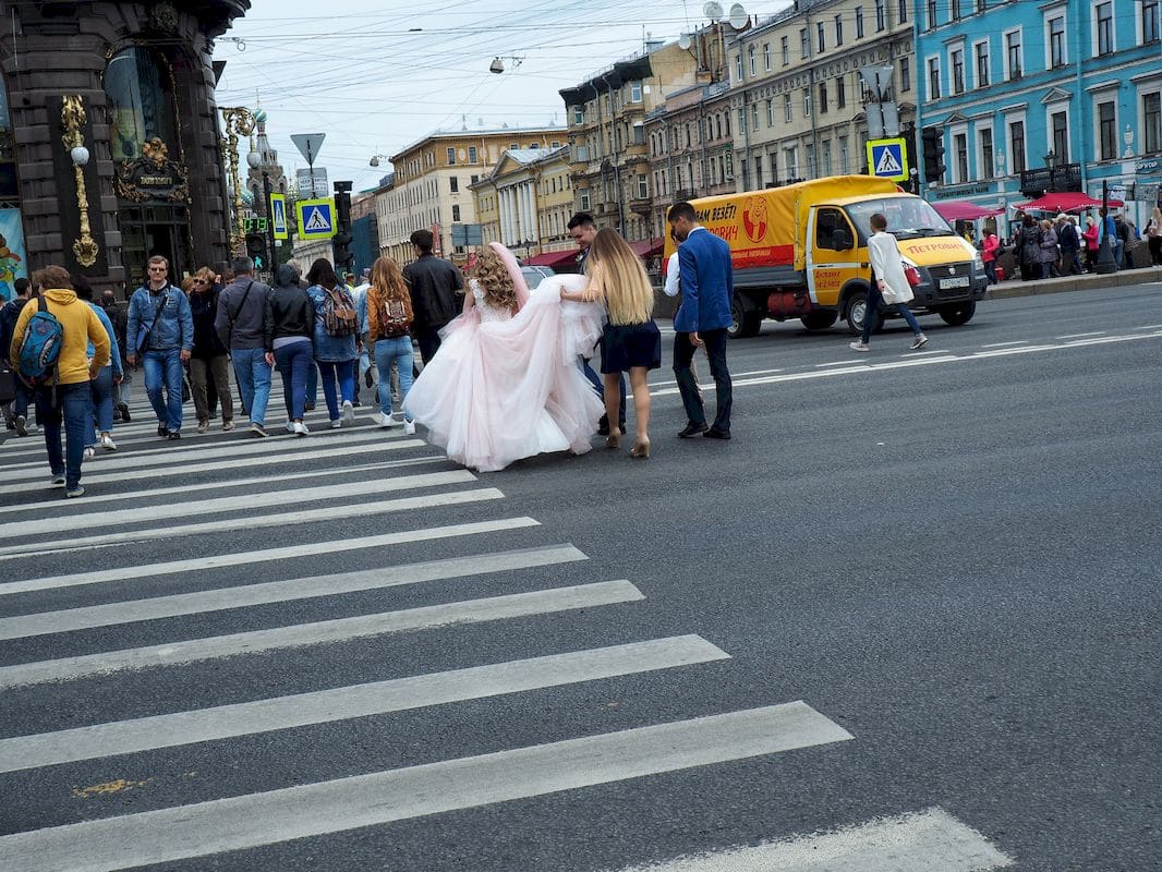 Scene di vita quotidiana a San Pietroburgo