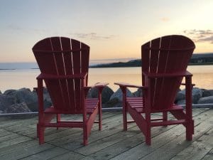 Adirondack chair al tramonto