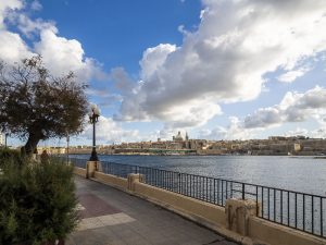 La vista su Valletta da Sliema