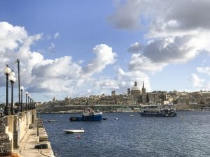 Valletta in lontananza