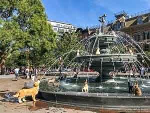 La Dog Fountain di Toronto
