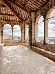 La loggia di Palazzo dei Consoli