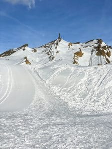 Vista sulla Madonna delle Nevi in inverno