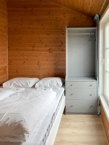 Camera da letto agli Eliassen Rorbuer