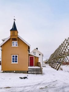 La gialla Bell House agli Svinøya Rorbuer