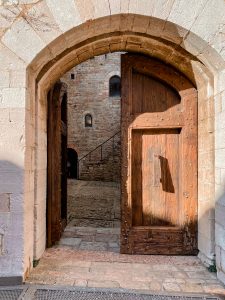 L'ingresso della Rocca Maggiore di Assisi