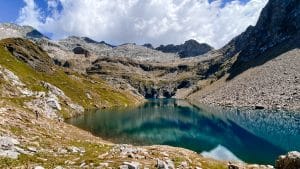 Le acque cristalline del lago Nero in Val Formazza