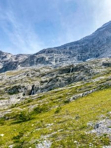 I salti della cascata lungo l'Eiger Trail