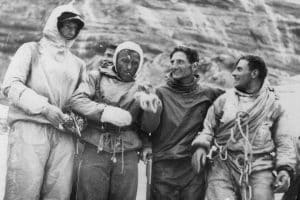 Harrer, Vörg, Heckmair e Kasparek dopo la scalata dell'Eiger