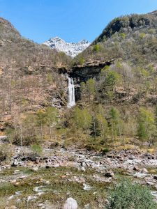La cascata Val di Mött in Valle Verzasca
