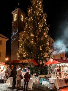 L'albero di Natale ai mercatini di Santa Mara Maggiore